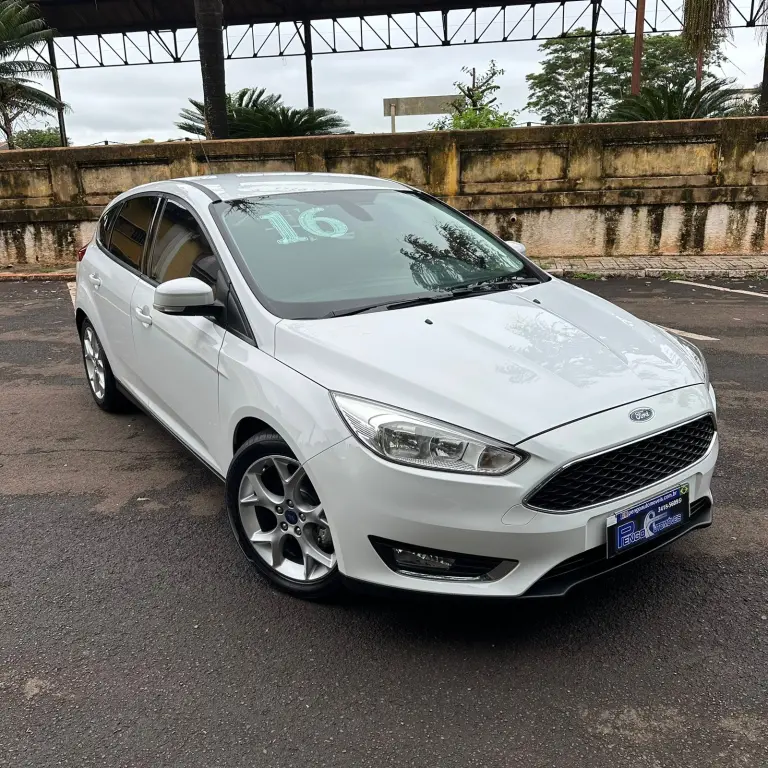 FORD Focus Hatch - Foto