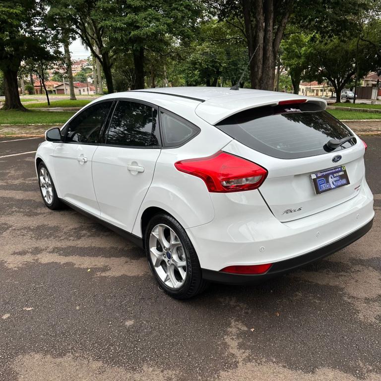 FORD Focus Hatch - Foto