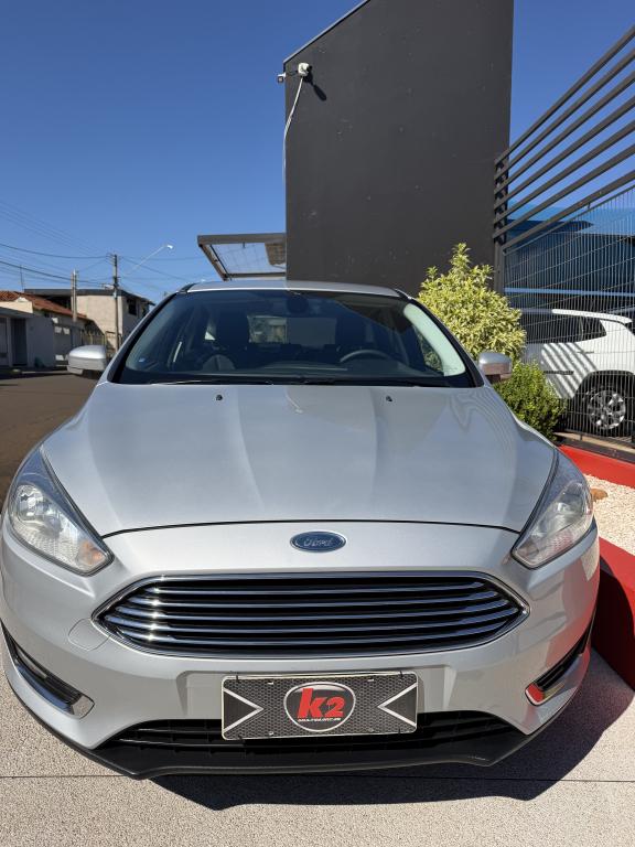 FORD Focus Hatch - Foto