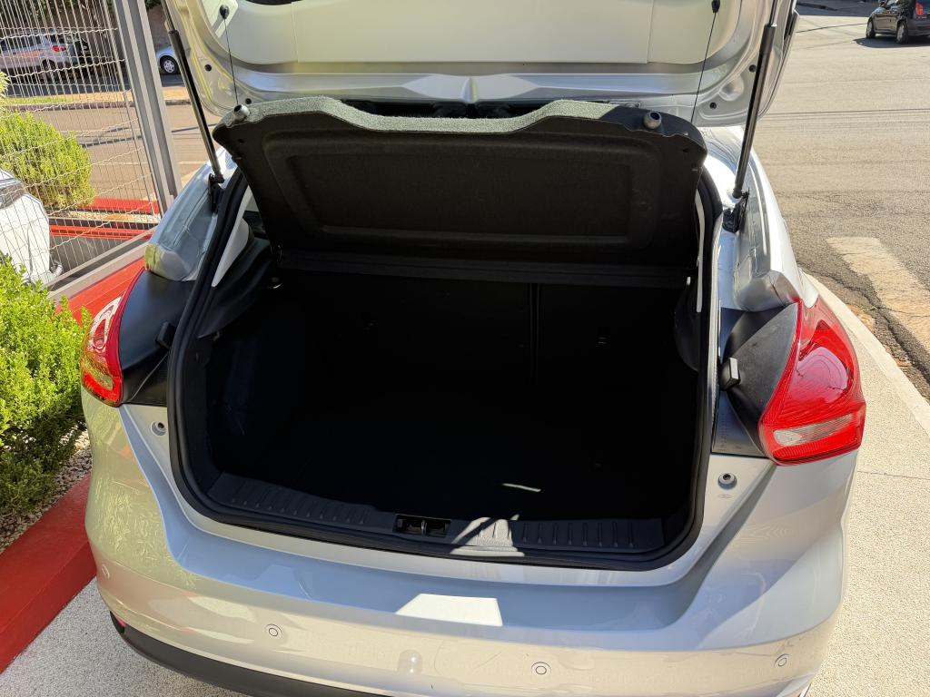FORD Focus Hatch - Foto