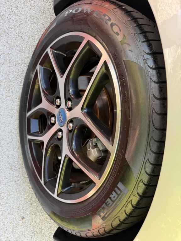 FORD Focus Hatch - Foto