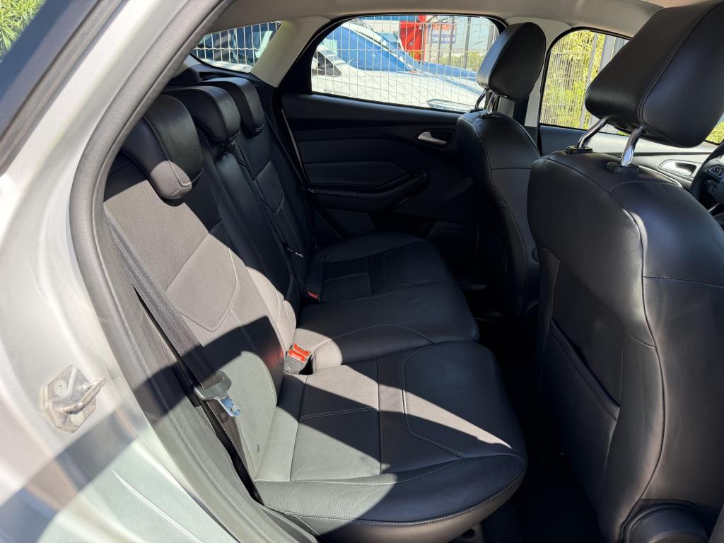 FORD Focus Hatch - Foto