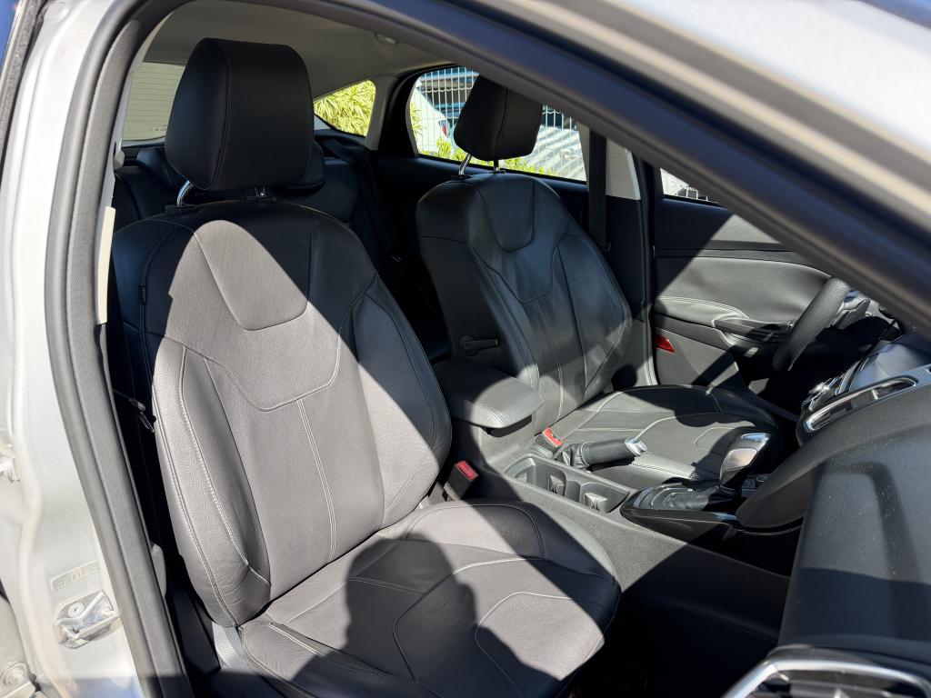 FORD Focus Hatch - Foto