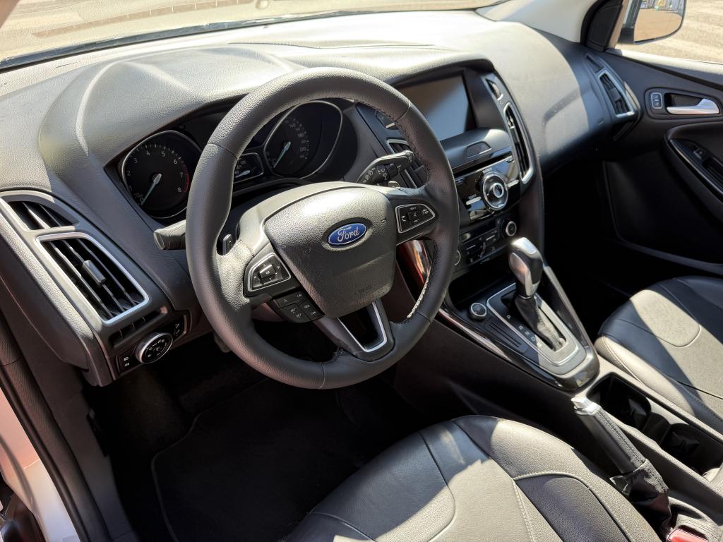FORD Focus Hatch - Foto