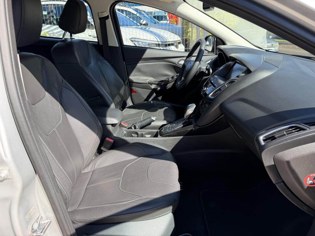 FORD Focus Hatch - Foto