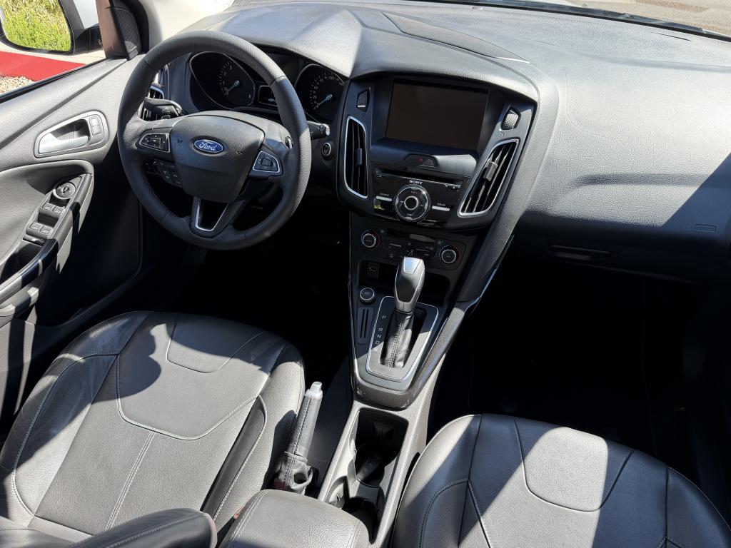 FORD Focus Hatch - Foto
