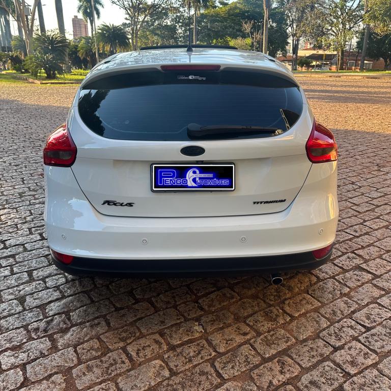 FORD Focus Hatch - Foto