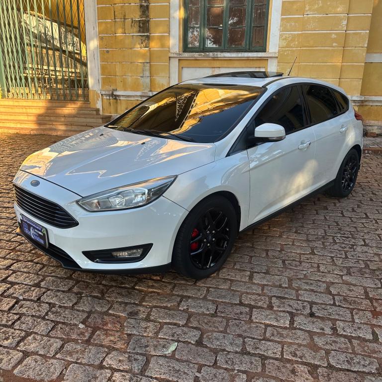 FORD Focus Hatch - Foto