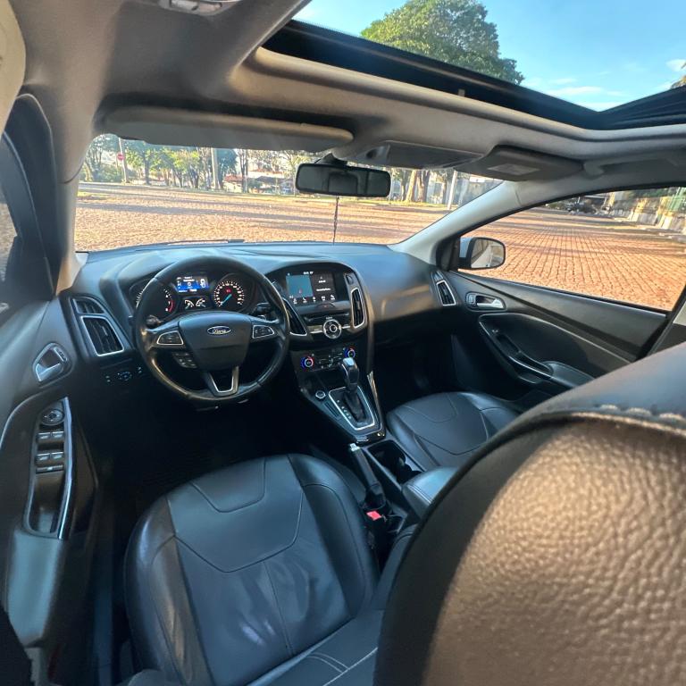 FORD Focus Hatch - Foto