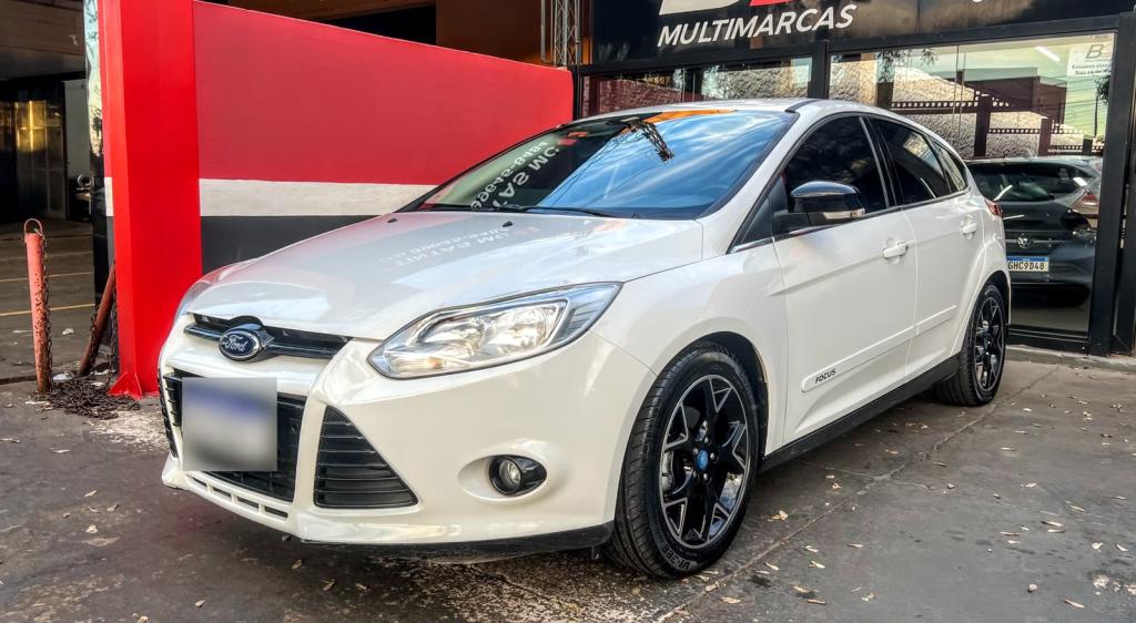 FORD Focus Hatch - Foto