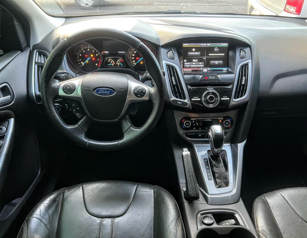 FORD Focus Hatch - Foto