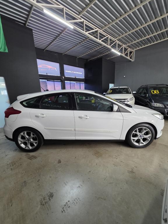 FORD Focus Hatch - Foto