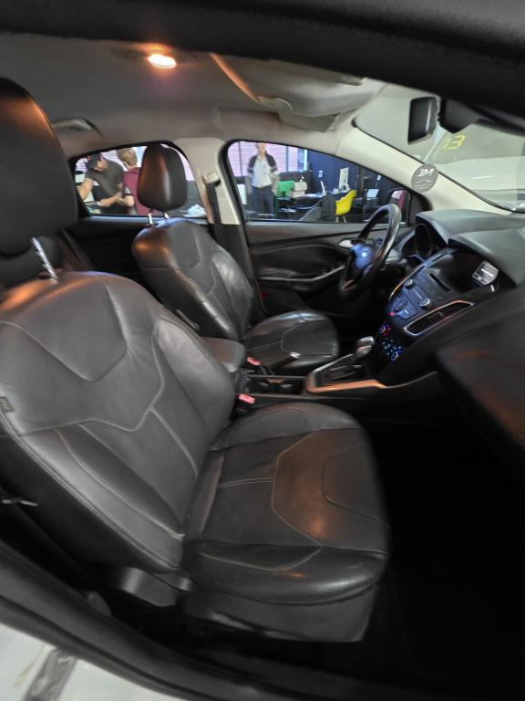 FORD Focus Hatch - Foto