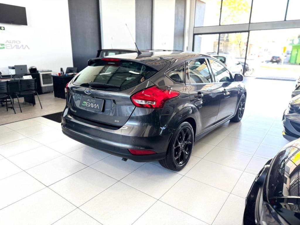 FORD Focus Hatch - Foto