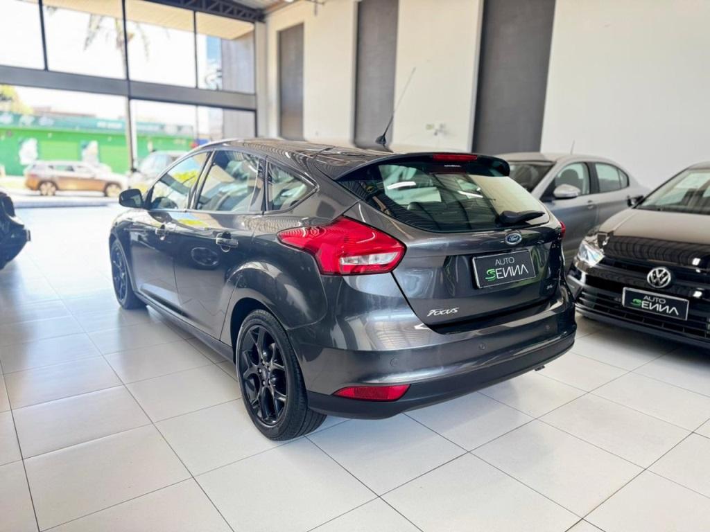 FORD Focus Hatch - Foto