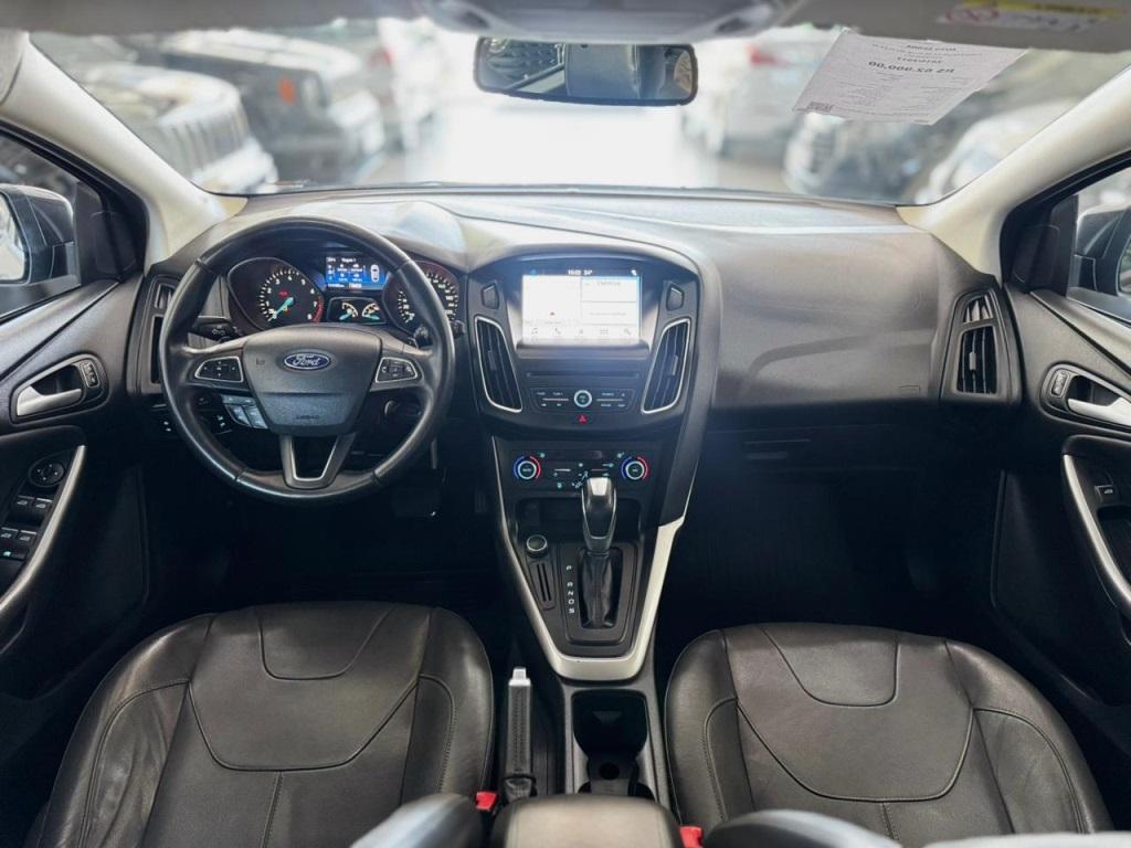 FORD Focus Hatch - Foto