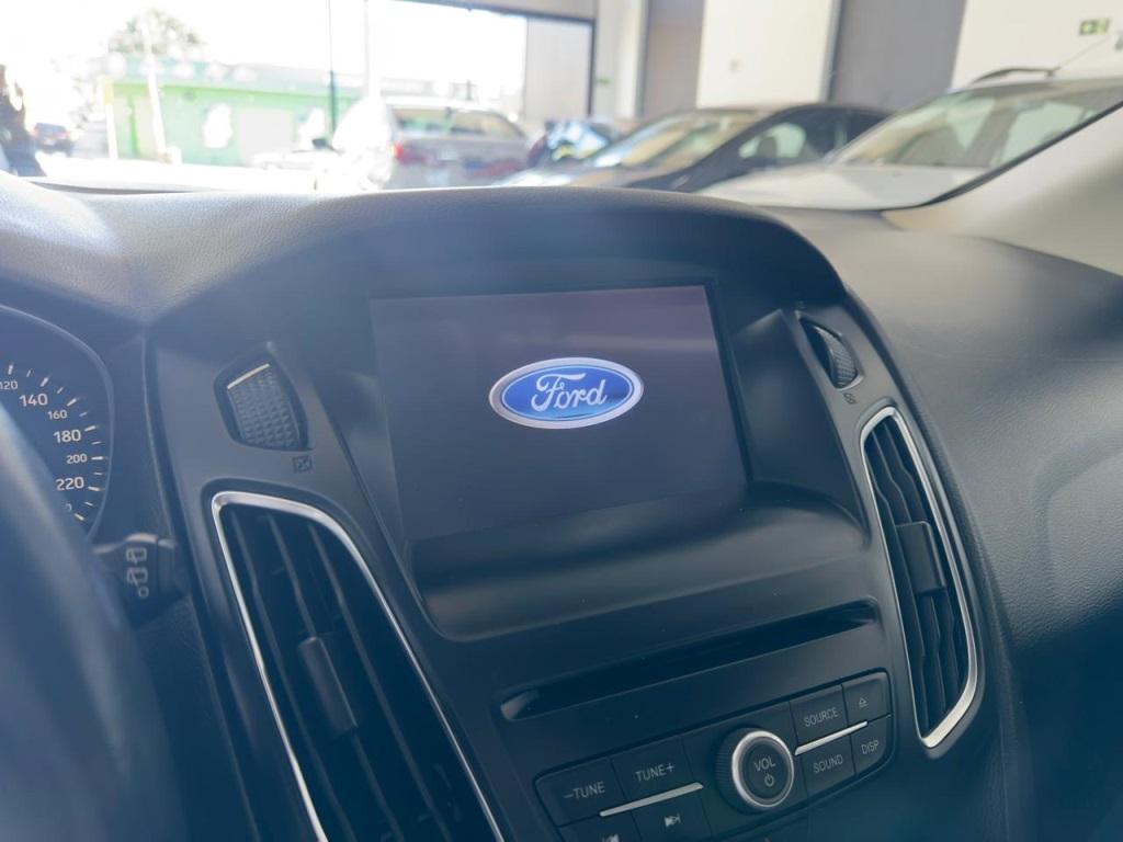 FORD Focus Hatch - Foto