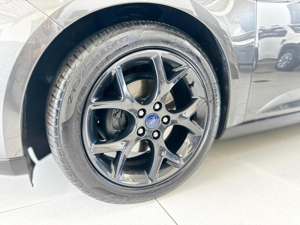 FORD Focus Hatch - Foto