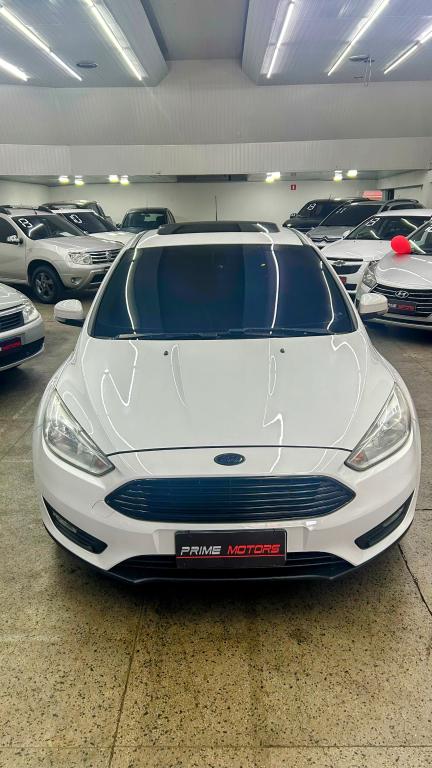 FORD Focus Hatch - Foto