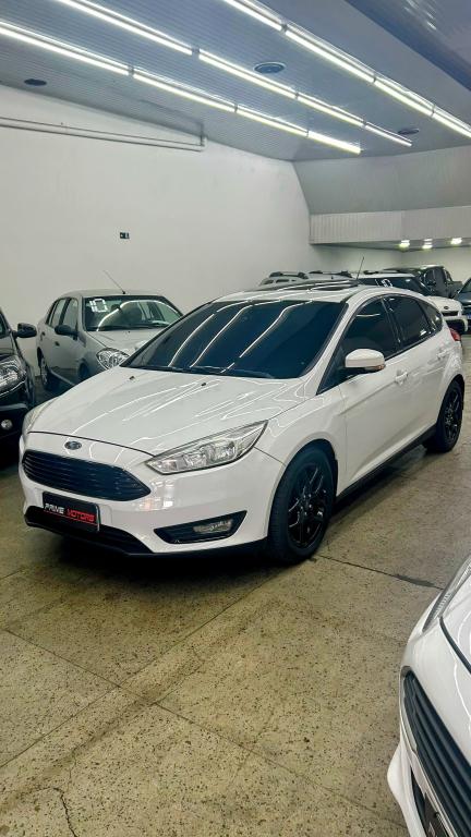 FORD Focus Hatch - Foto