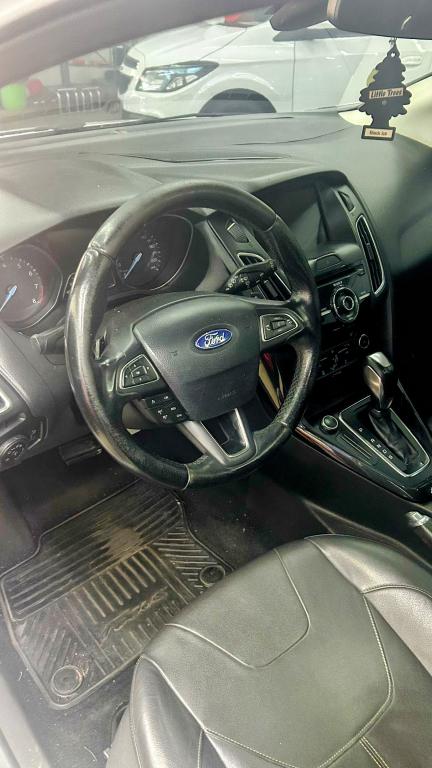 FORD Focus Hatch - Foto