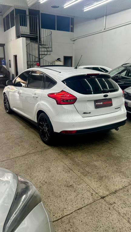FORD Focus Hatch - Foto