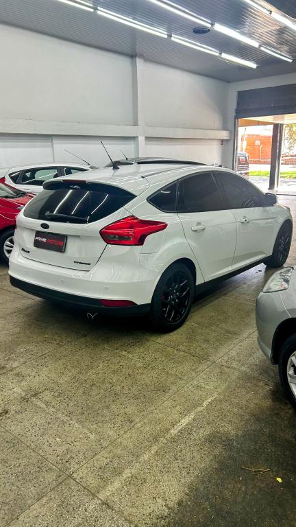 FORD Focus Hatch - Foto