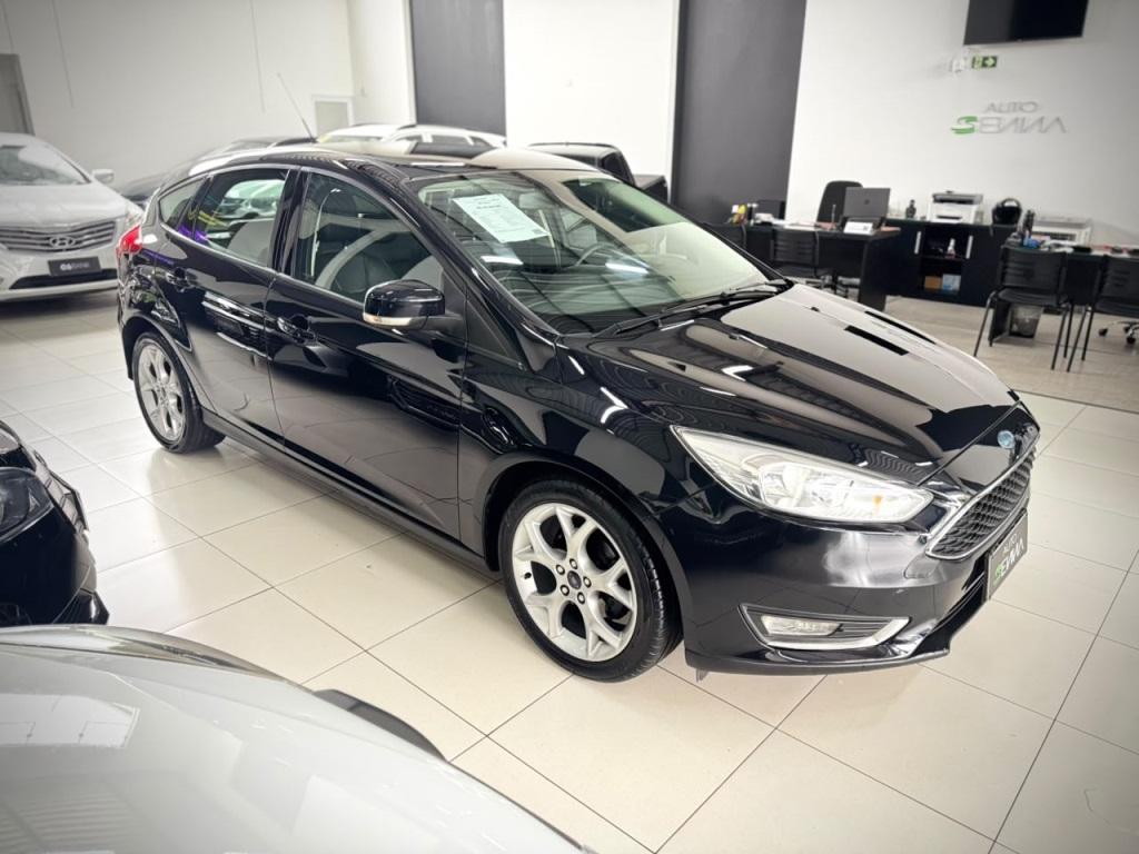 FORD Focus Hatch - Foto