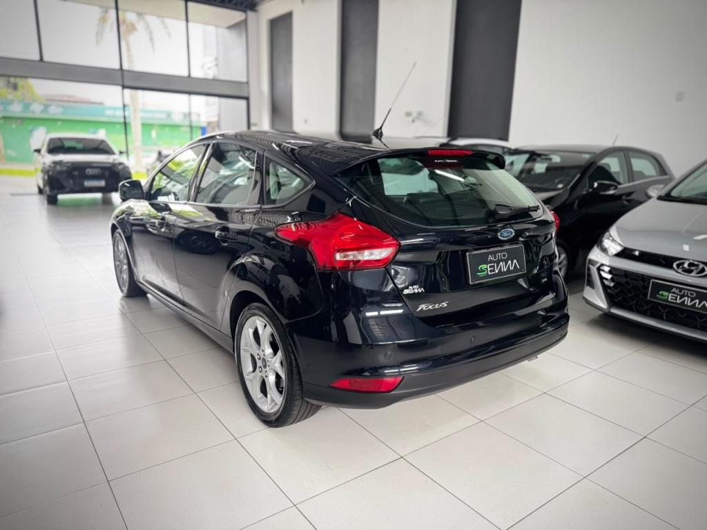 FORD Focus Hatch - Foto