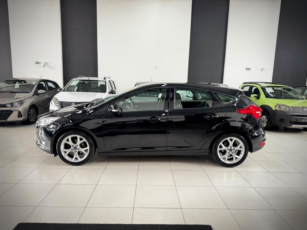 FORD Focus Hatch - Foto