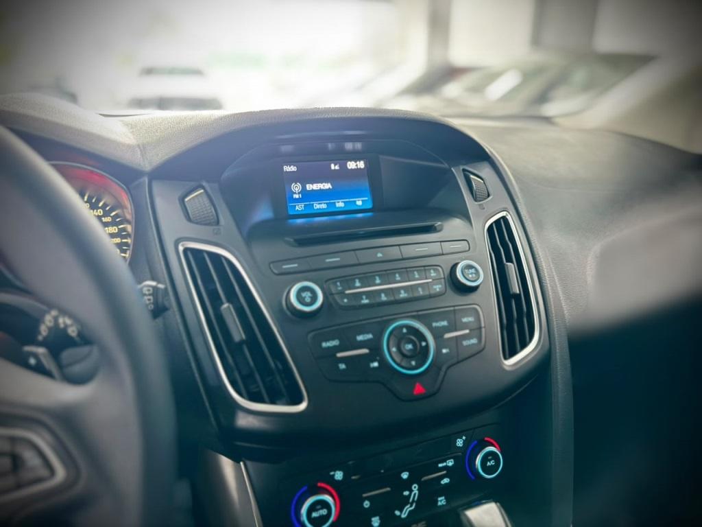 FORD Focus Hatch - Foto