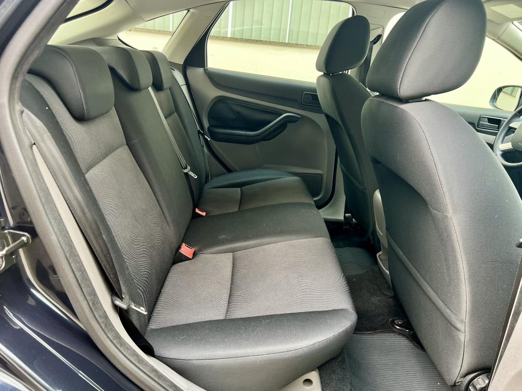 FORD Focus Hatch - Foto