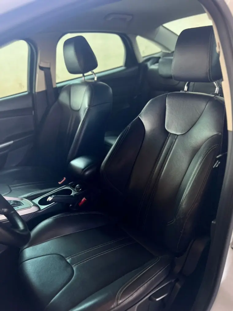 FORD Focus Sedan - Foto