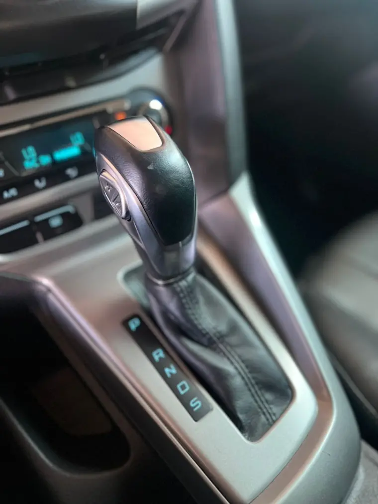 FORD Focus Sedan - Foto