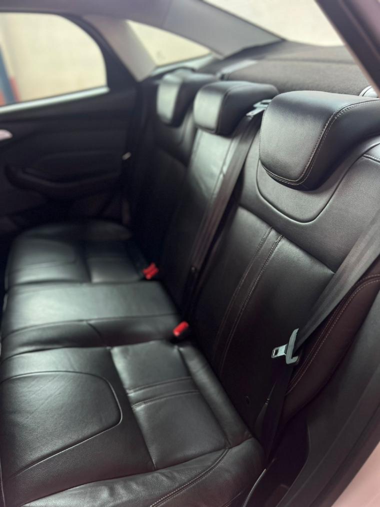 FORD Focus Sedan - Foto