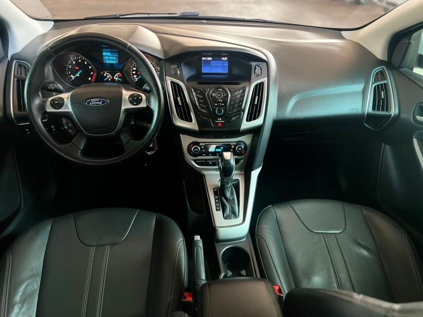 FORD Focus Sedan - Foto