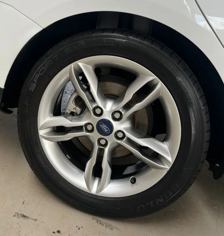 FORD Focus Sedan - Foto