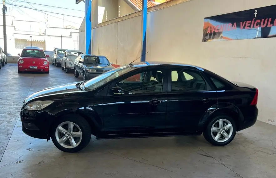 FORD Focus Sedan - Foto