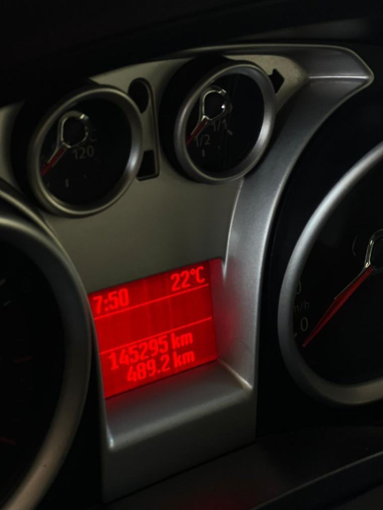 FORD Focus Sedan - Foto