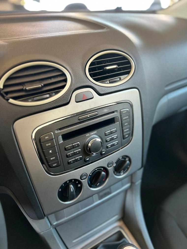 FORD Focus Sedan - Foto