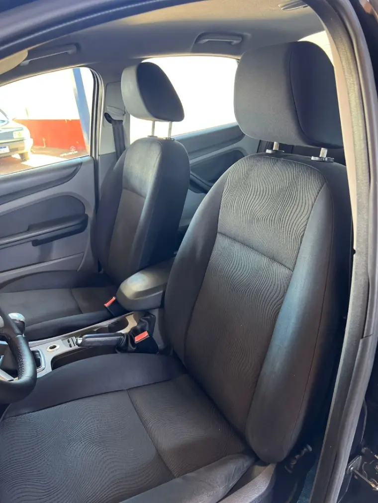 FORD Focus Sedan - Foto