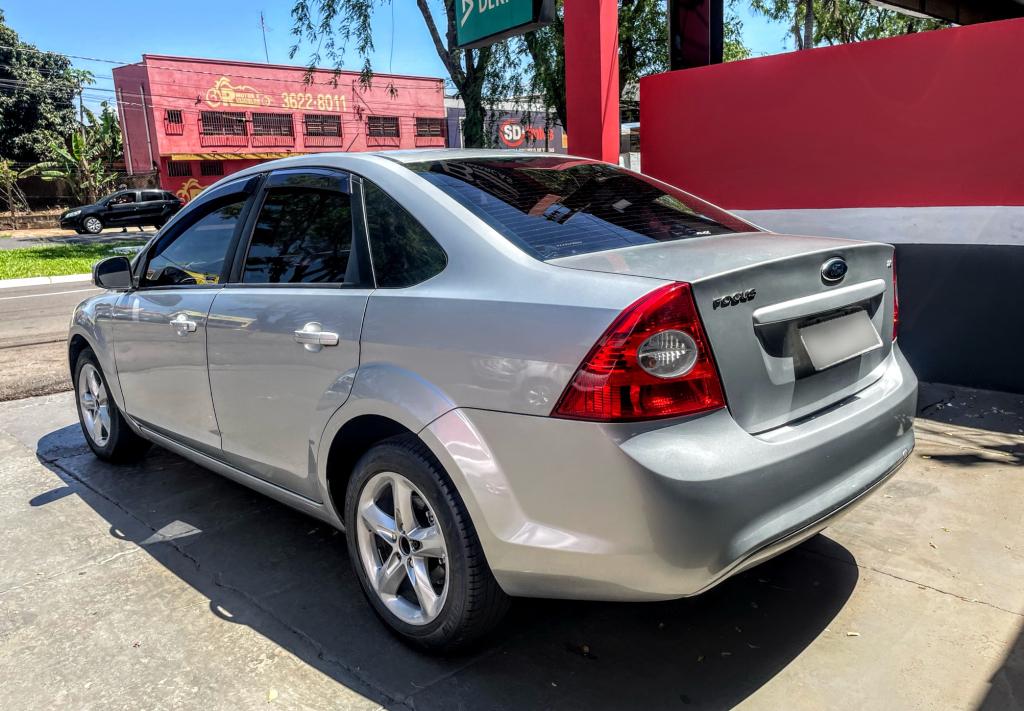 FORD Focus Sedan - Foto