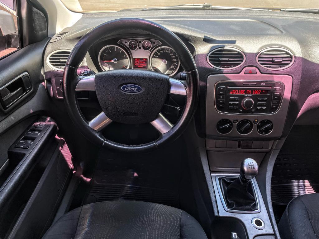 FORD Focus Sedan - Foto