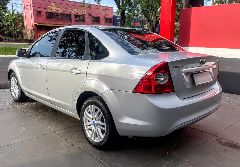 FORD Focus Sedan - Foto