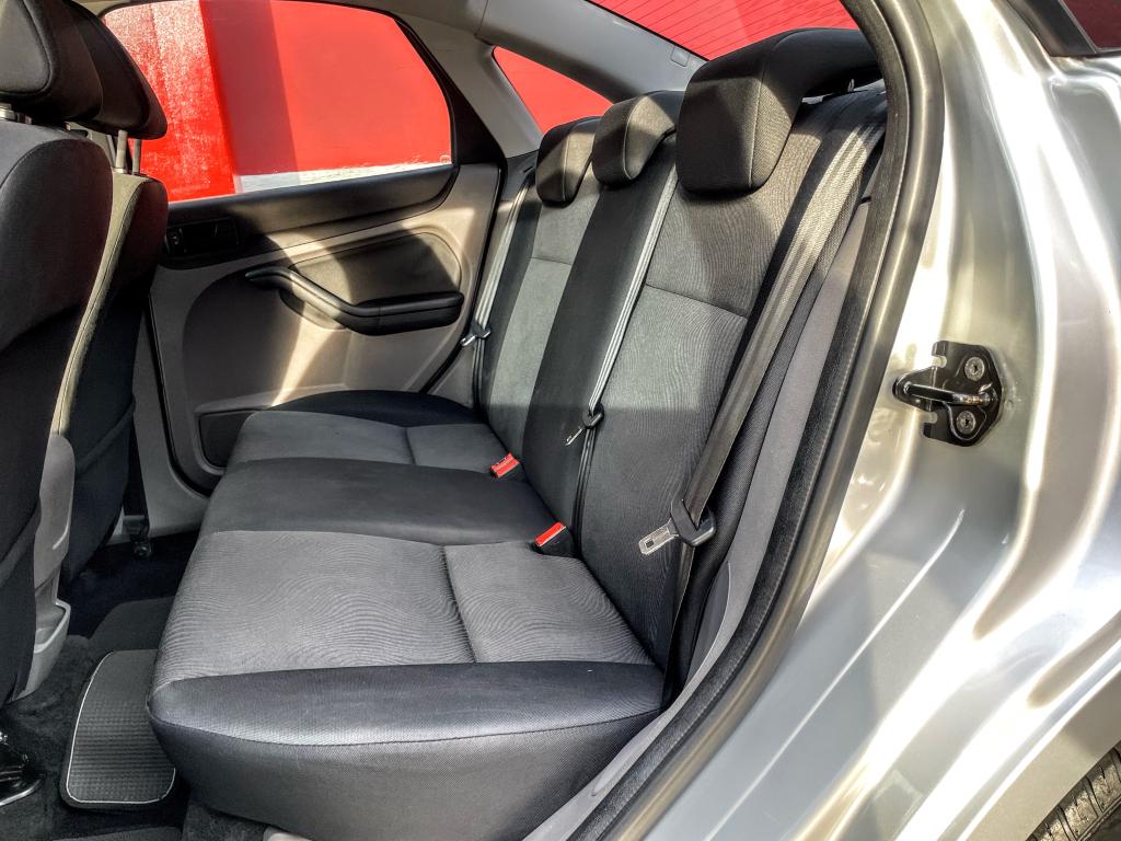 FORD Focus Sedan - Foto