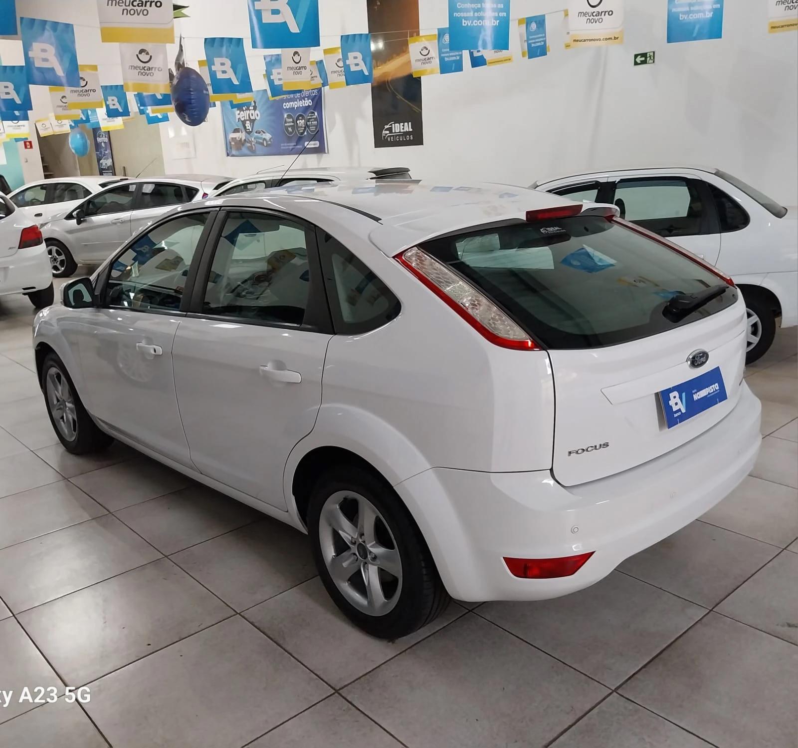 FORD Focus Sedan - Foto