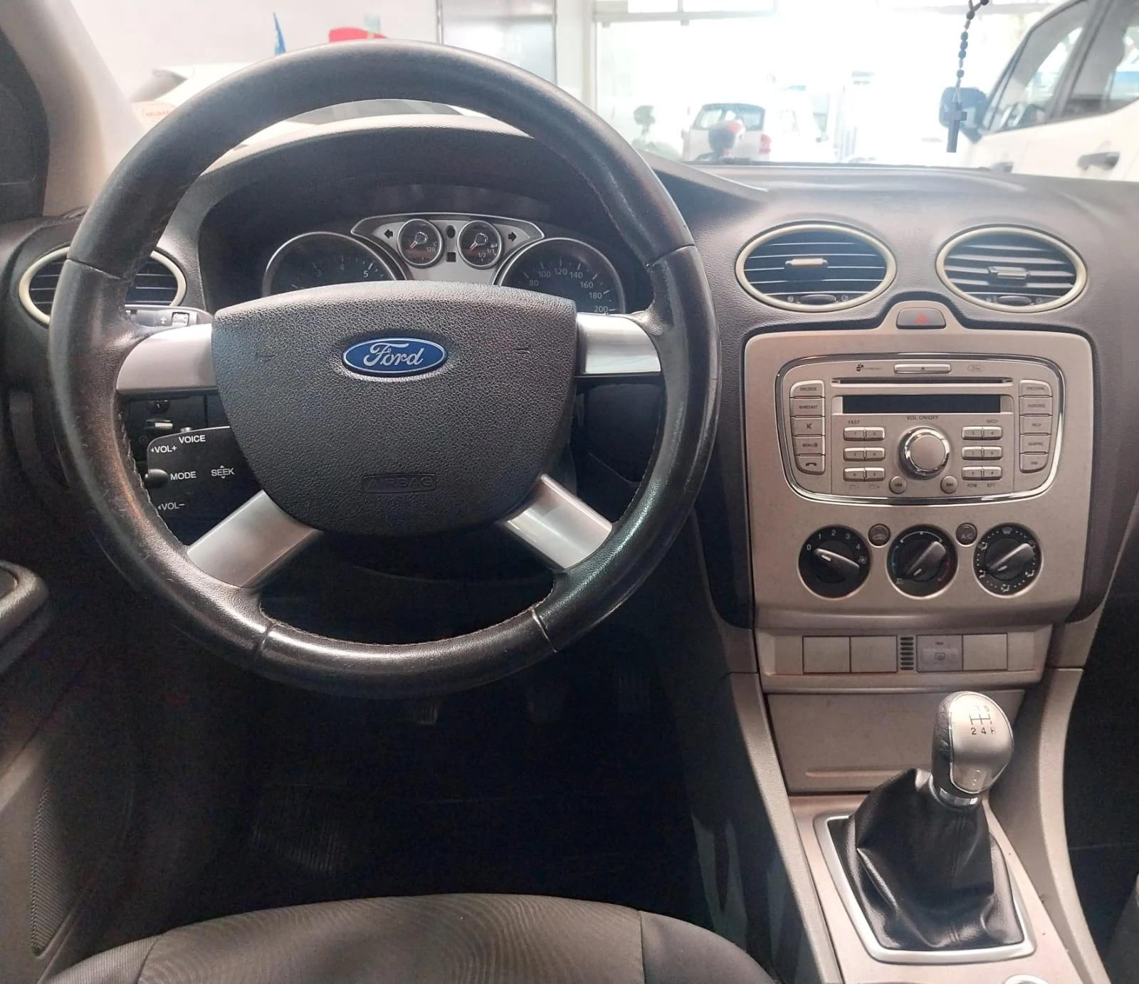 FORD Focus Sedan - Foto