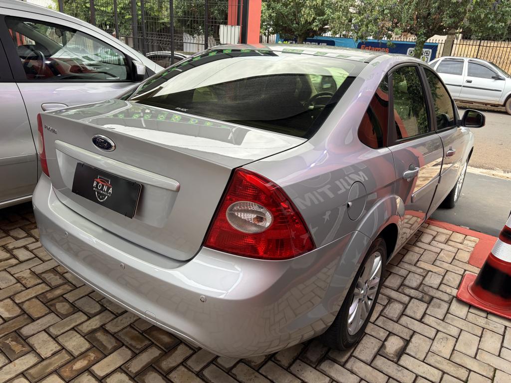 FORD Focus Sedan - Foto