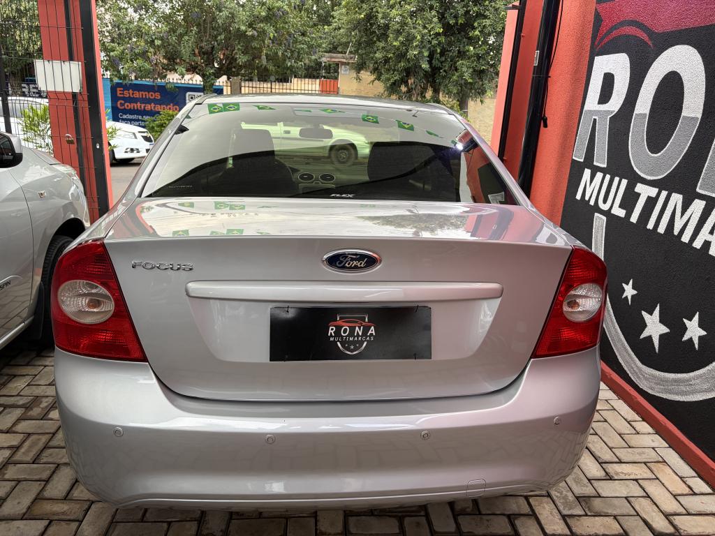 FORD Focus Sedan - Foto