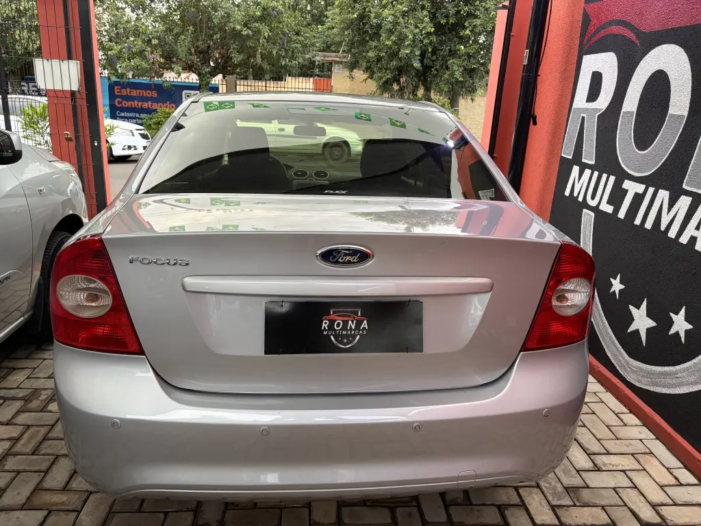 FORD Focus Sedan - Foto